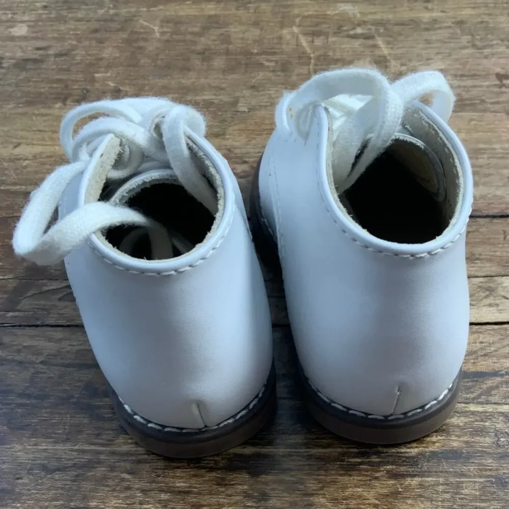 Footmates Todd White Leather Oxford Boys shoes size 4‎